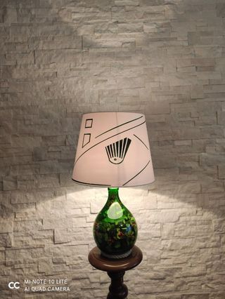 lampada in fiasca riciclata