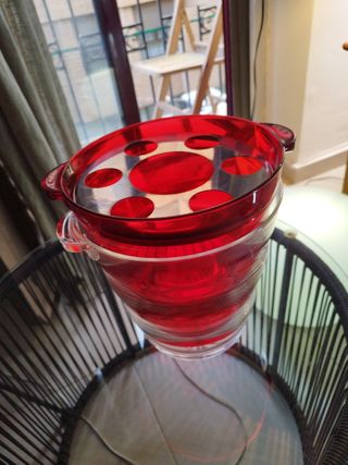 2 cubiteras y accesorio chupitos