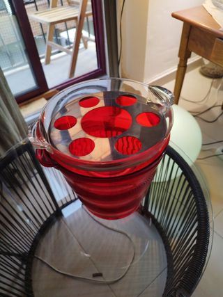 2 cubiteras y accesorio chupitos