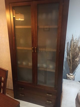 Vitrina de madera
