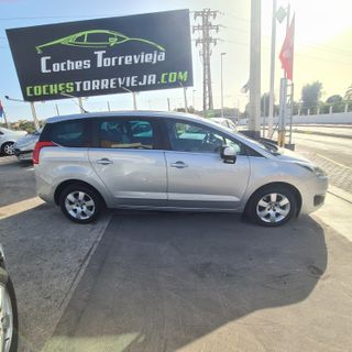 Peugeot 5008 1.6 Active HDI AUTOMÁTICO.