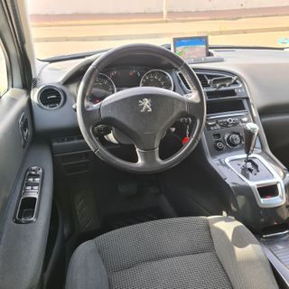 Peugeot 5008 1.6 Active HDI AUTOMÁTICO.