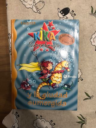 2 libros de Kika superbruja 