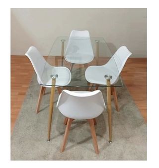 Mesa con cristal y sillas nordicas