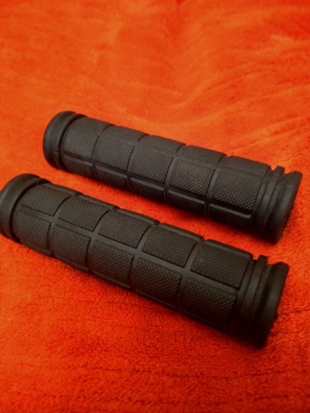 Puños de bicicleta negros