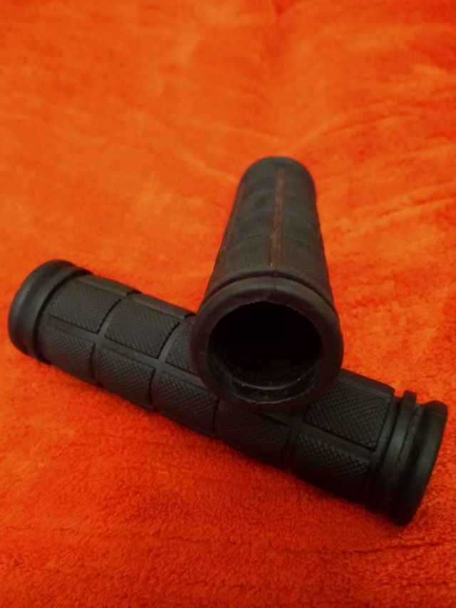 Puños de bicicleta negros