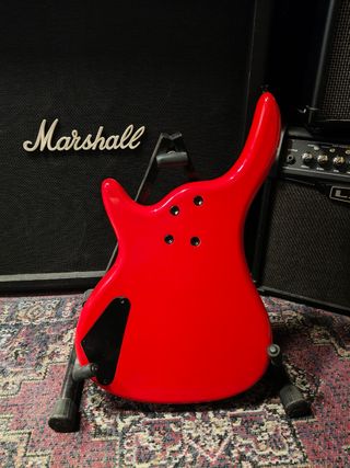 Basso elettrico body bass red bass