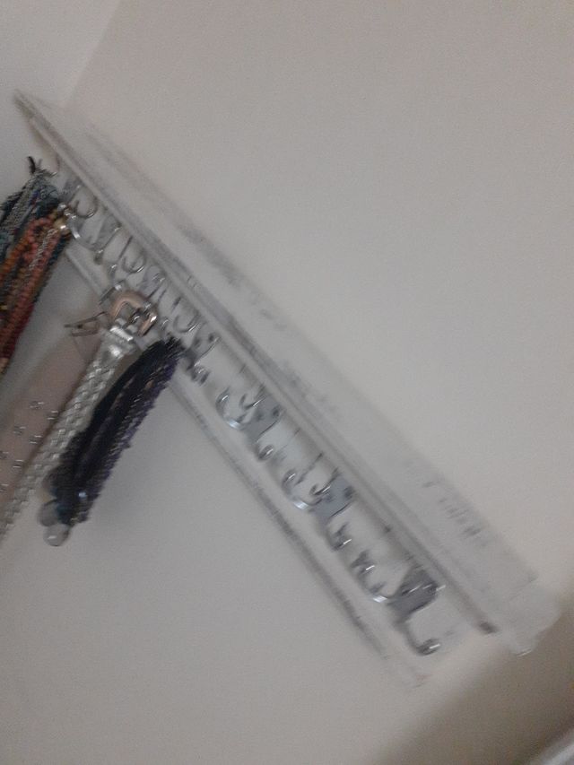 COLGADOR PARA COLLARES, MADERA SHABBY