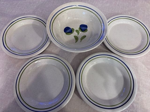 4 piattini frutta e ciotola/insalatiera