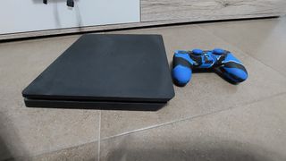 PlayStation 4 Slim 1TB + Mando