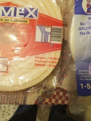 Cinta de aislamiento de ventanas y puert