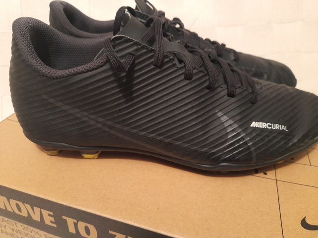 BOTAS NIKE DE FÚTBOL NIÑO