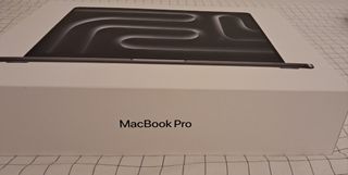 Caja vacía MacBook Pro 14