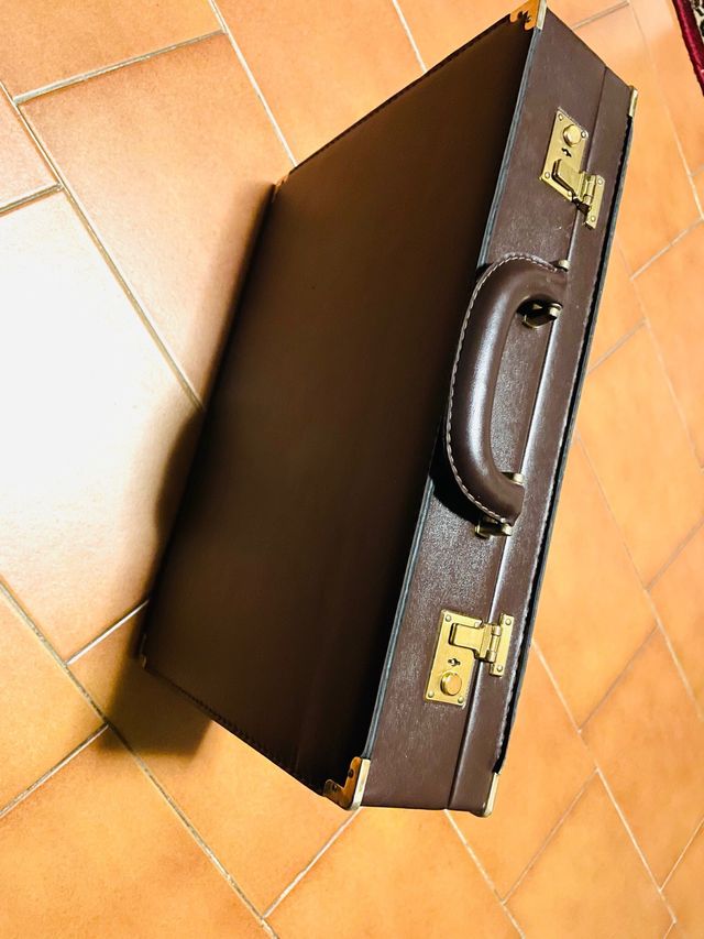 Valigetta 24 ore in pelle rigida nuova