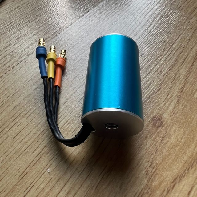 Motor sin escobillas para coche 2440 RC 4600KV