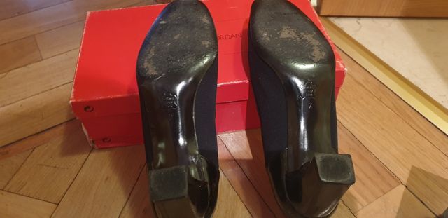 Zapatos de salón Charles Jourdan