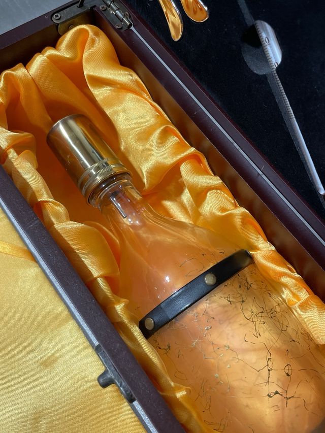 JUEGO DE BOTELLA Y ACCESORIOS