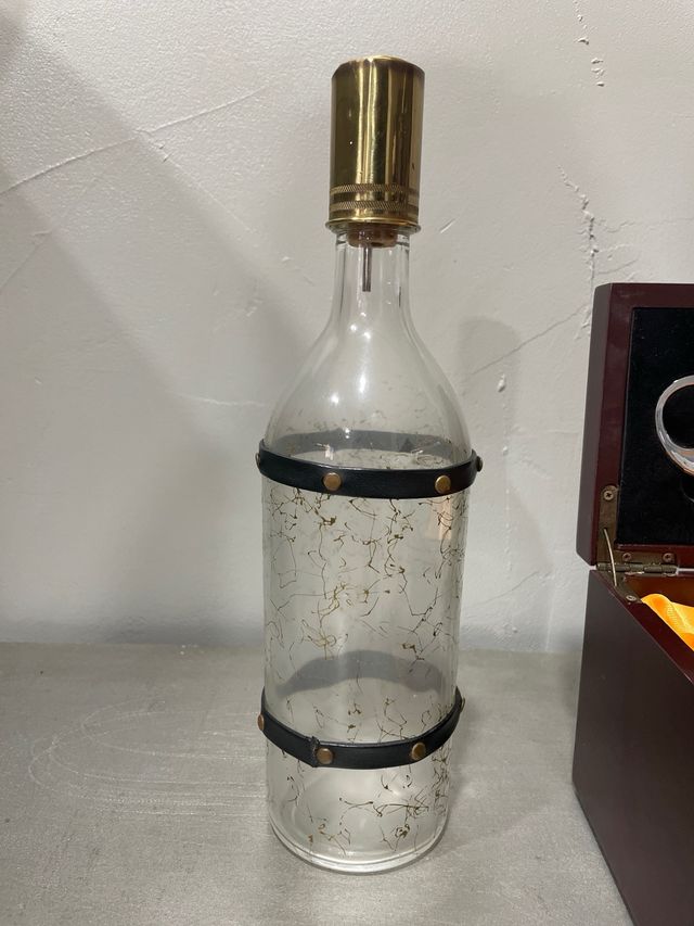 JUEGO DE BOTELLA Y ACCESORIOS