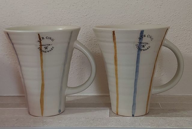 Coppia di tazze nuove