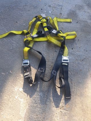 Arnes trabajos altura