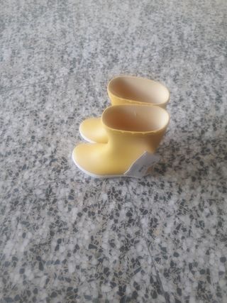 Botas de agua de niña pequeña