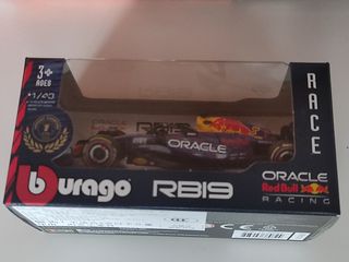 Auto RedBull RB19