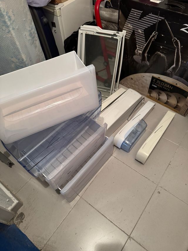 Cajones y baldas nevera