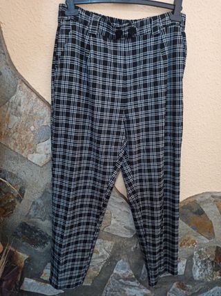 Pantalón negro y blanco Lefties