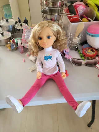 Coche y muñeca nancy new