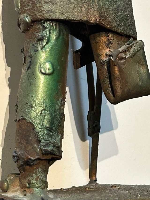 Scultura vintage in metallo Capitan Uncino