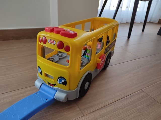 Autobus escolar Little People