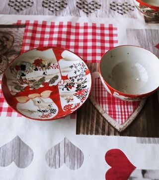 Lote dos tazas grandes dos platos Japon