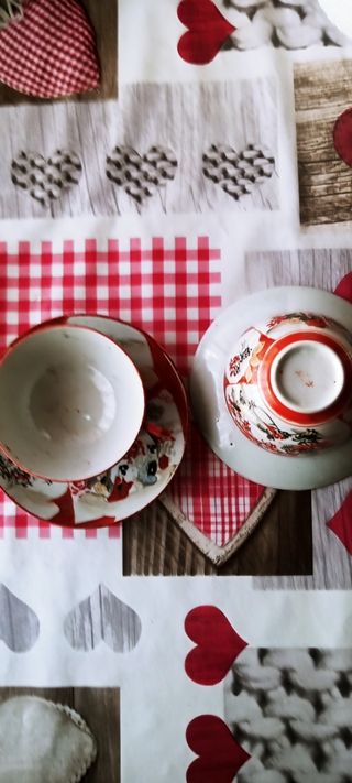 Lote dos tazas grandes dos platos Japon