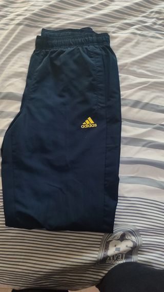 Chandal Adidas sin uso