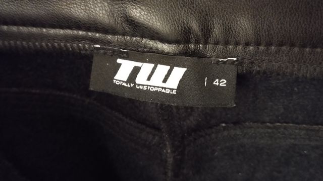 Pantaloni ecopelle donna