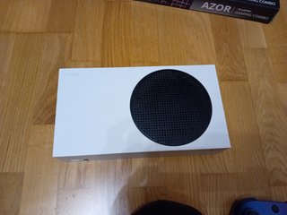 Xbox series s con mando purpura