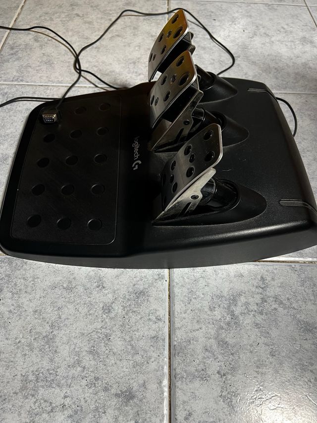 Volante + Pedales Logitech G920