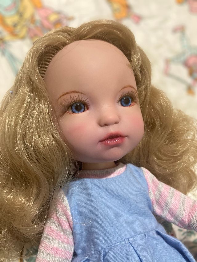 Muñeca personalizada y articulada