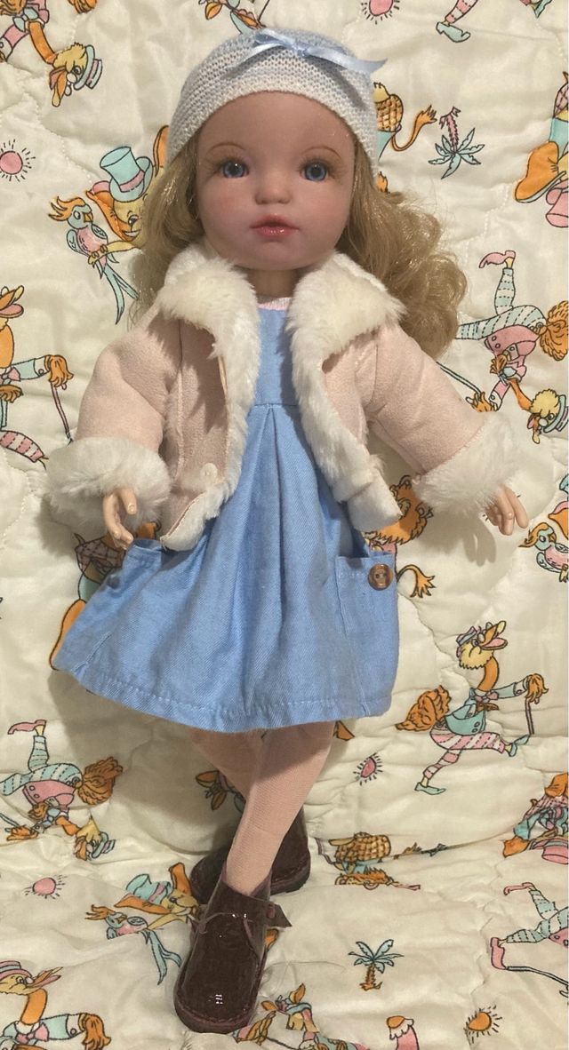 Muñeca personalizada y articulada