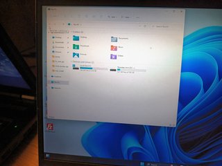 HP ELITEBOOK Bang&Olufsen - ICORE 7/ 10510H - 32GB