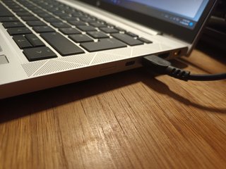 HP ELITEBOOK Bang&Olufsen - ICORE 7/ 10510H - 32GB