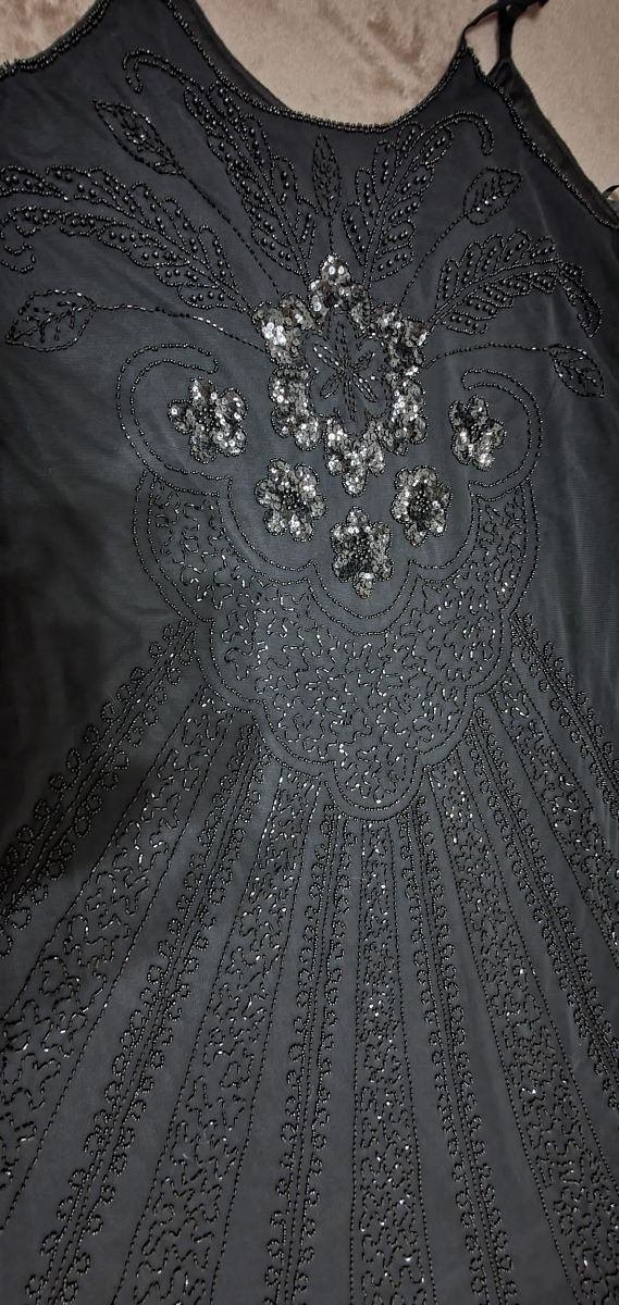 VESTIDO OU TRAJE DE FESTA