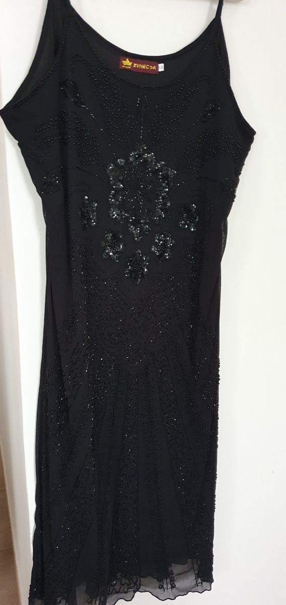 VESTIDO OU TRAJE DE FESTA