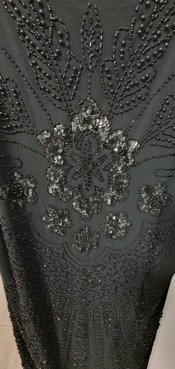 VESTIDO OU TRAJE DE FESTA