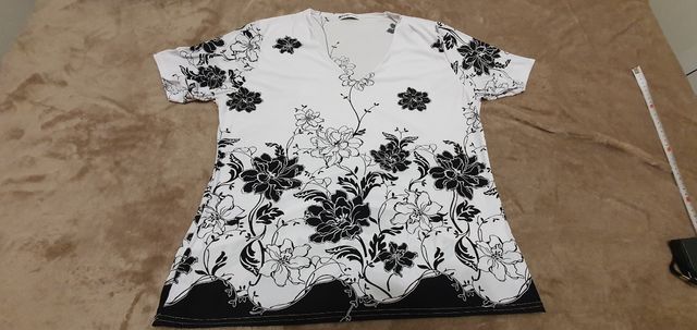 3 T-SHIRTS E 1 CAMISOLA x 10€