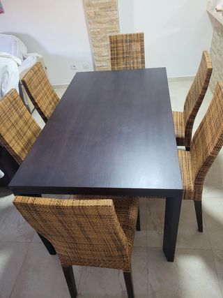Mesa extensible y 6 sillas