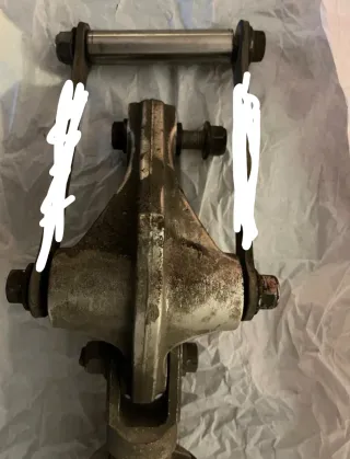 Enganche suspension trasera triumph tiger 800