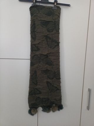 Sciarpa con pon pon in pelo