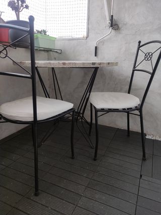 Mesa redonda exterior