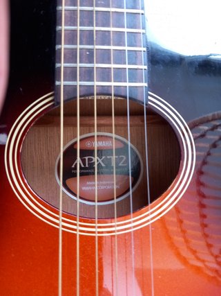 Yamaha APX T2 sunburst Travel Guitar